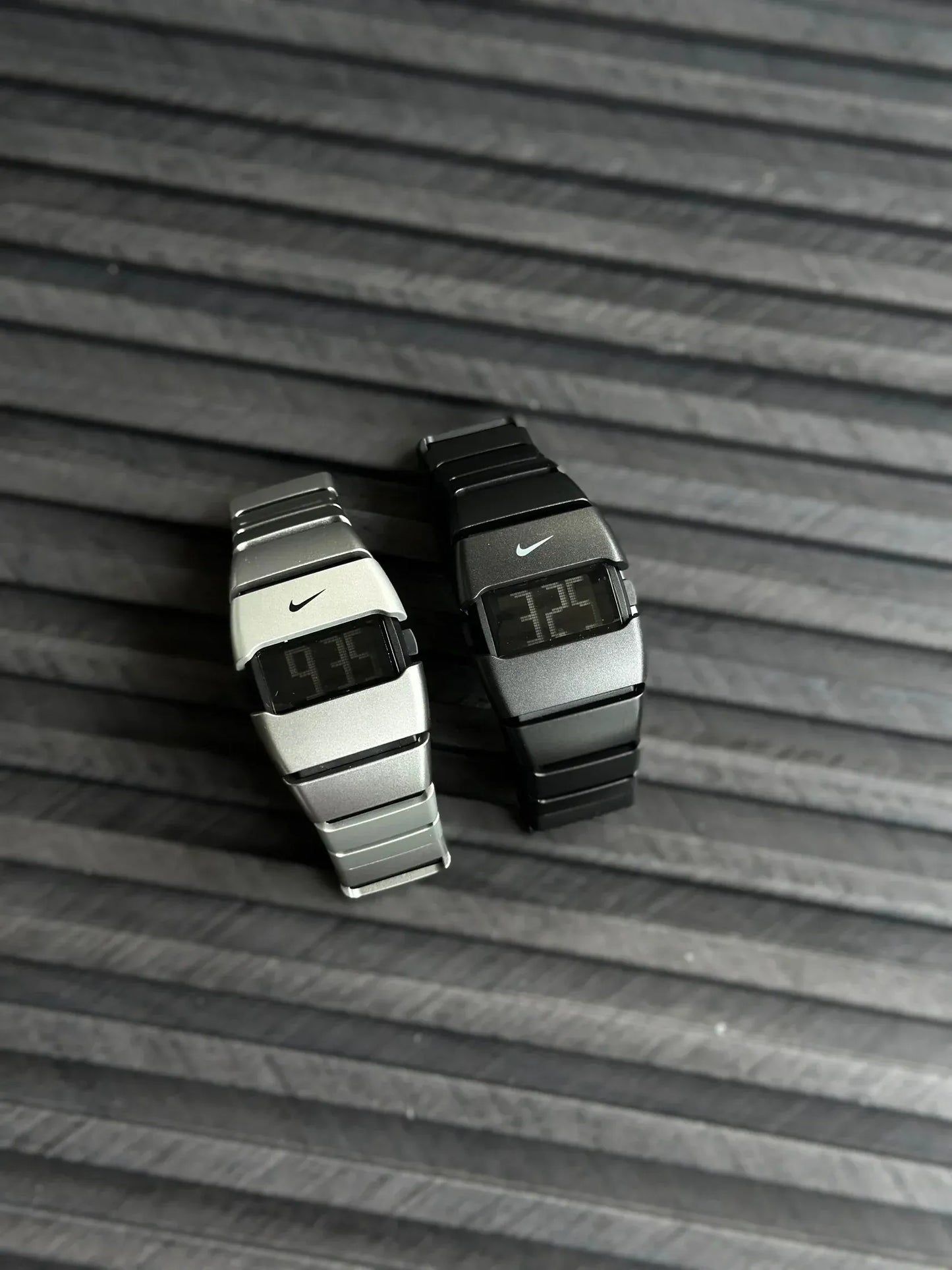 Montre Homme Sportive avec Bracelet Métallique et Design Moderne