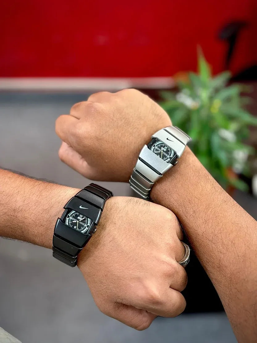 Montre Homme Sportive avec Bracelet Métallique et Design Moderne